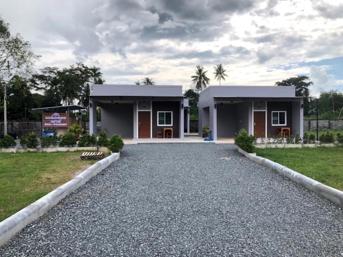 Вилла แหลมงอบเฮาส์ Laemngob House Экстерьер фото